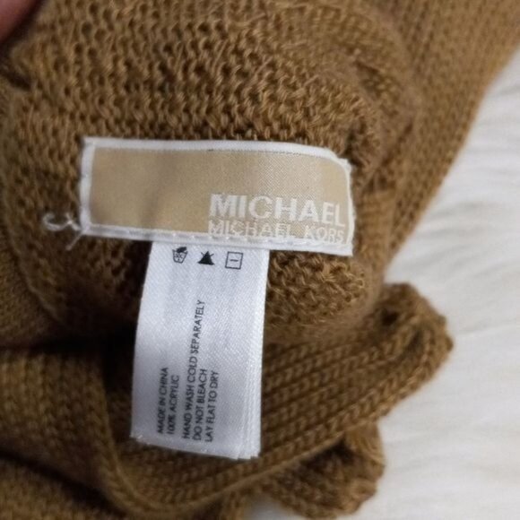 Michael Kors Stylish Comfortable Warm Knit Signature Logo Cuffs Gloves, Tan - Picture 3 of 5